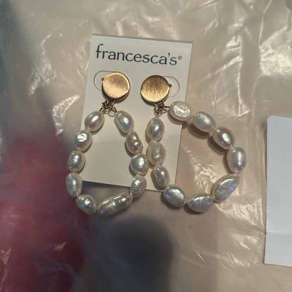 Francesca’s Pearl hoop earrings and gold - Picture 1 of 1